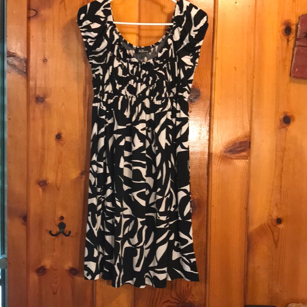 Cute black and white dress